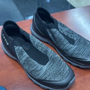 Tesla sneakers size 10 // 062103